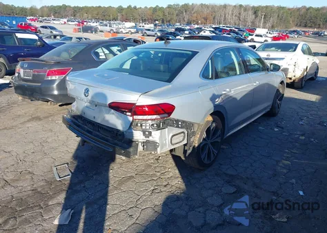 2021 Volkswagen Passat 2.0T Se z USA, uszkodzony, nr VIN 1VWSA7A3XMC009572